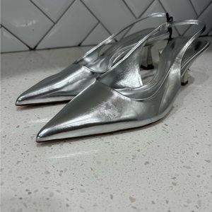 New! Zara Silver Sling Back Kitten Heels/Size 40